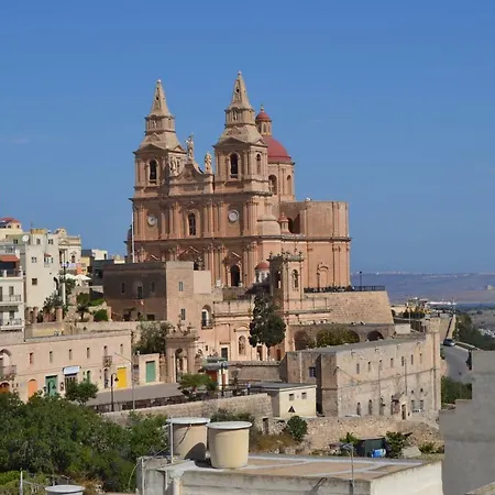 Lägenhet Town Centre Bright & Spacious 3 Bedroom Mellieħa