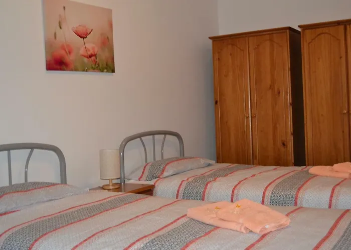 Town Centre Bright & Spacious 3 Bedroom Apartman Mellieħa