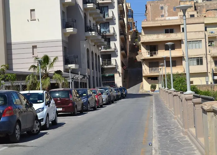 Apartman Town Centre Bright & Spacious 3 Bedroom *