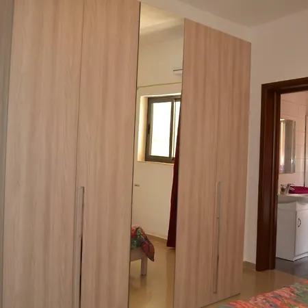 Lejlighed Town Centre Bright & Spacious 3 Bedroom