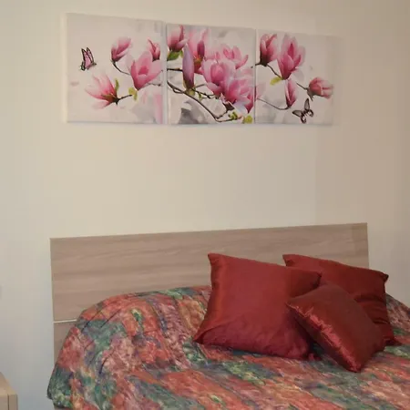 Town Centre Bright & Spacious 3 Bedroom Apartament Mellieħa