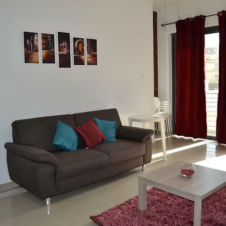 Lejlighed Town Centre Bright & Spacious 3 Bedroom *
