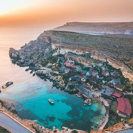 Apartament Town Centre Bright & Spacious 3 Bedroom Mellieħa